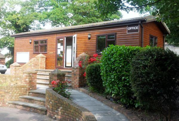 newnewinncaravanpark 011